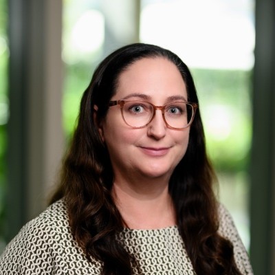 Dr Laura de Zwaan